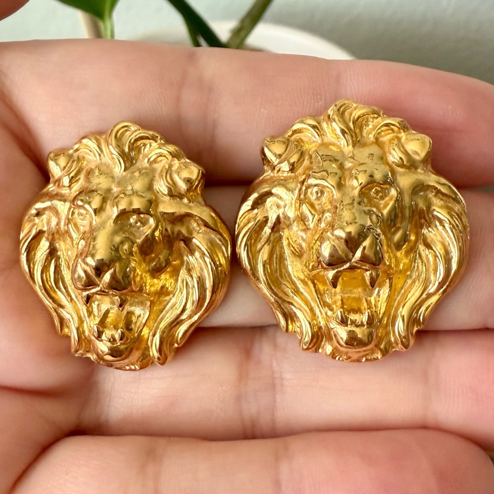 Vintage Anne Klein Gold Tone Lions Head Earrings Post Back Studs Large Mint